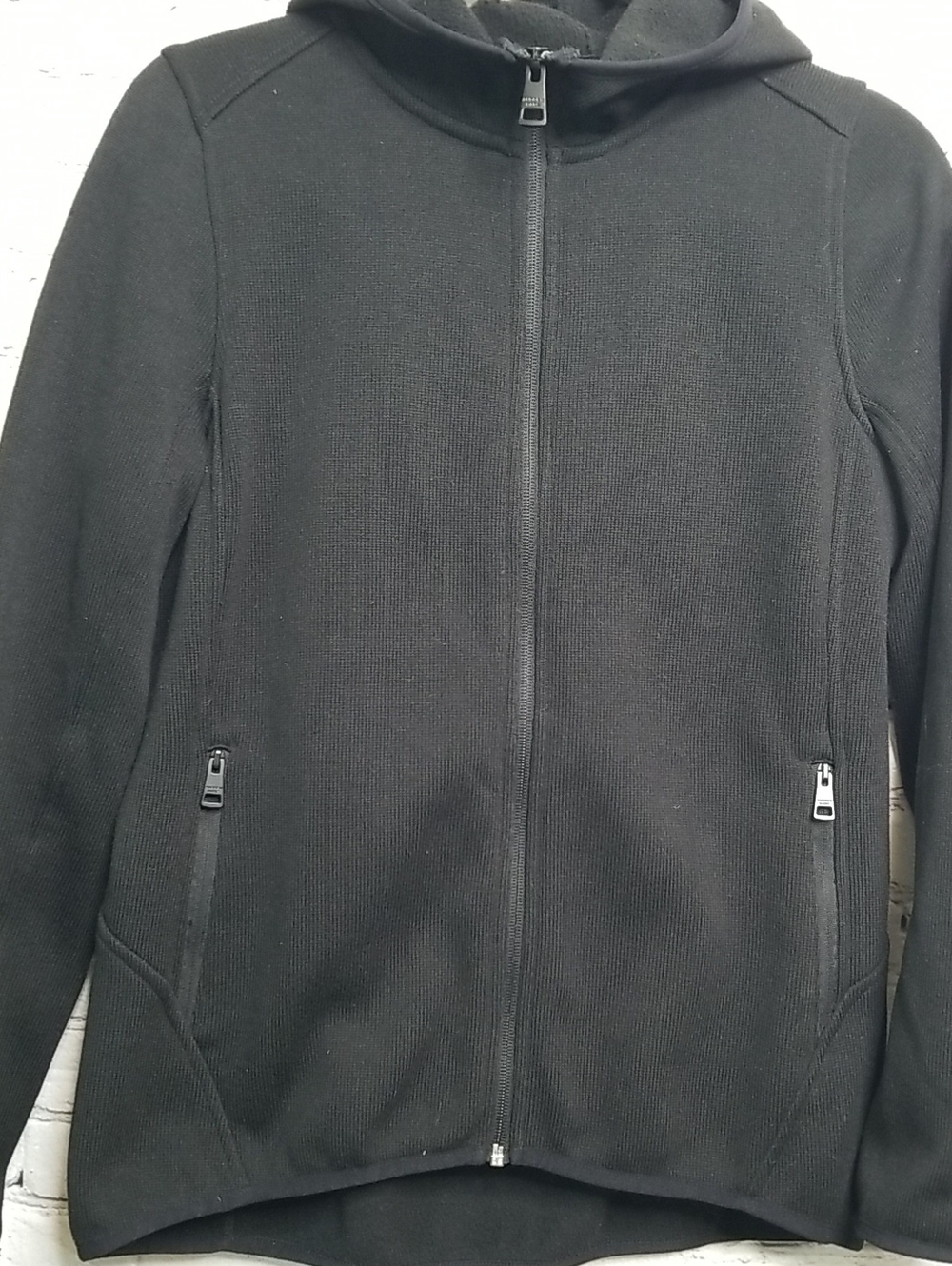Andrew Marc womens hoodie size Small has zip front w/2 zip pockets black EUC